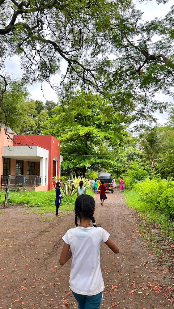 Niños corriendo.