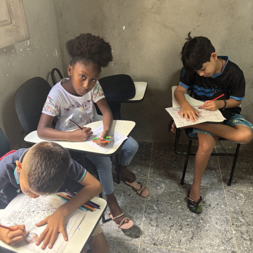 “Ayúdanos a Sembrar Valores: Apadrina la Navidad de un Niño”